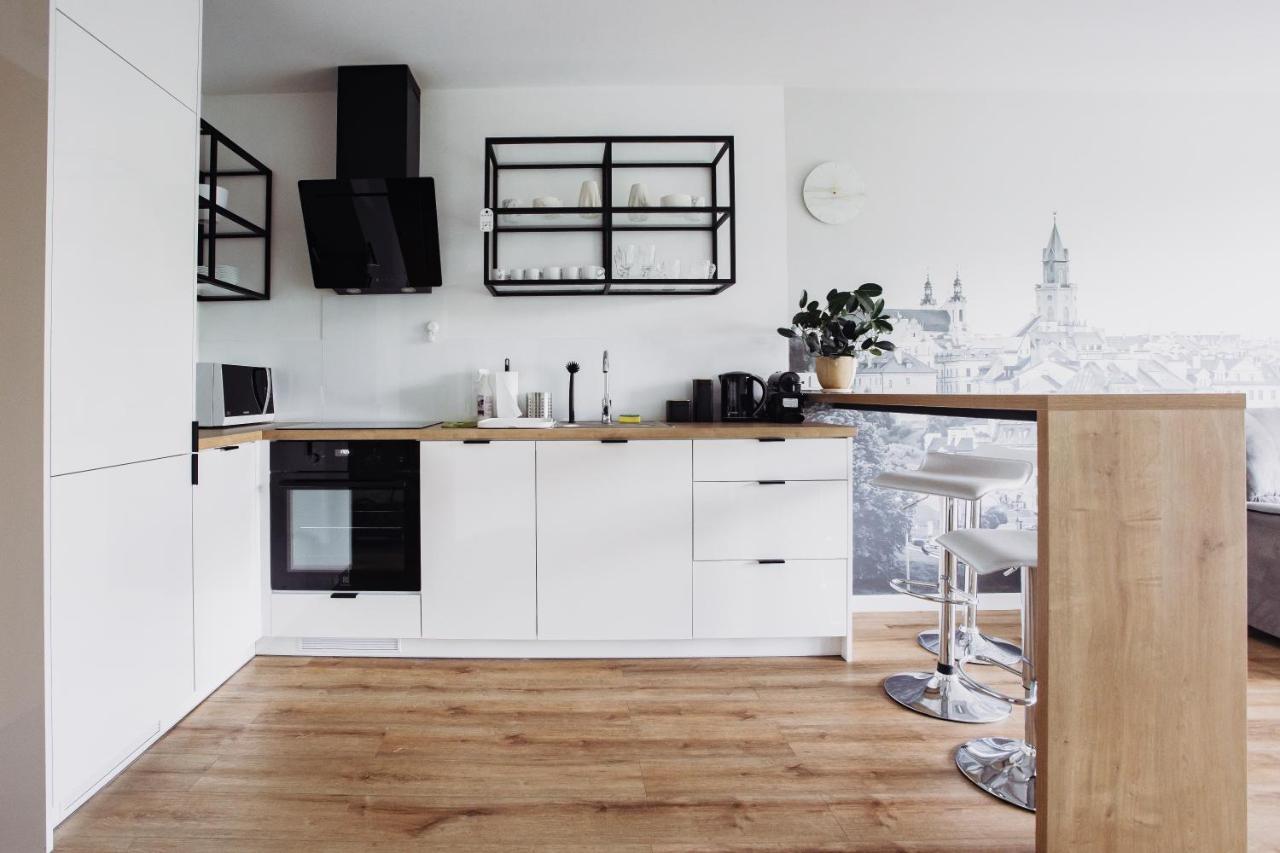 Art I Basen & W Centrum Z Balkonem, Faktura Vat